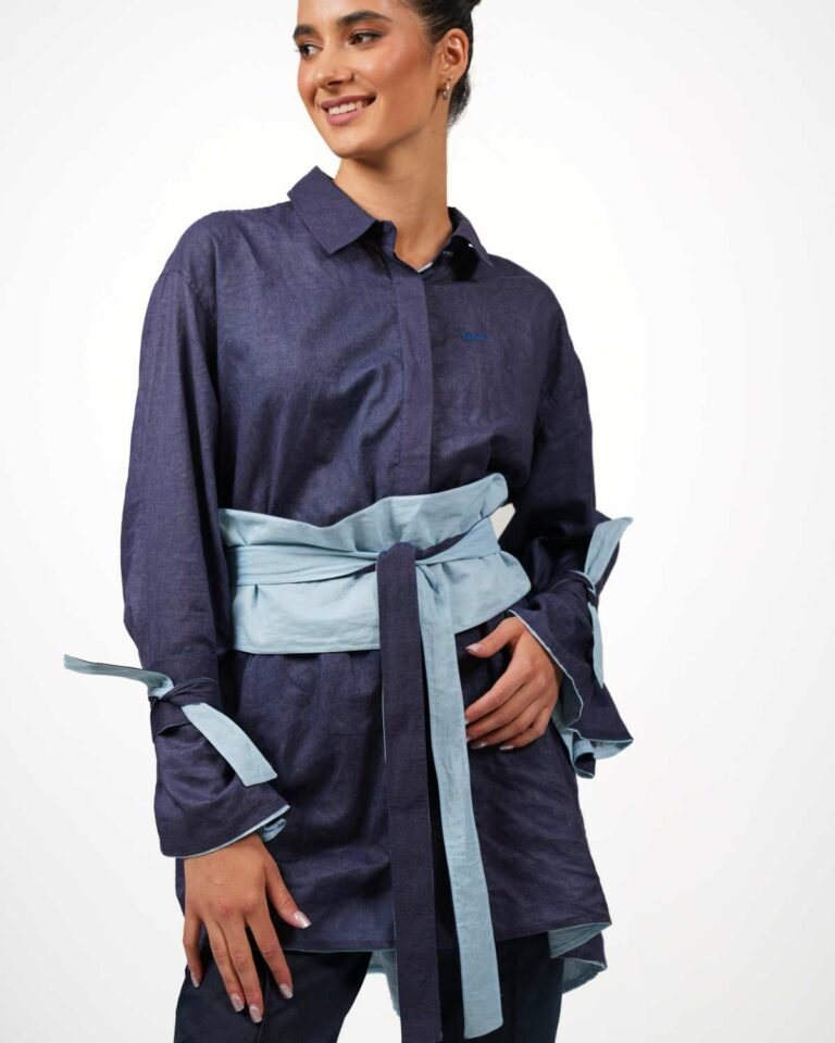 Oversize-Bluse mit Strahlenschutz Marineblau.
